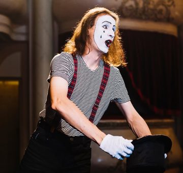 Method Acting vs. Natural Talent: How Actors Craft Their Performances