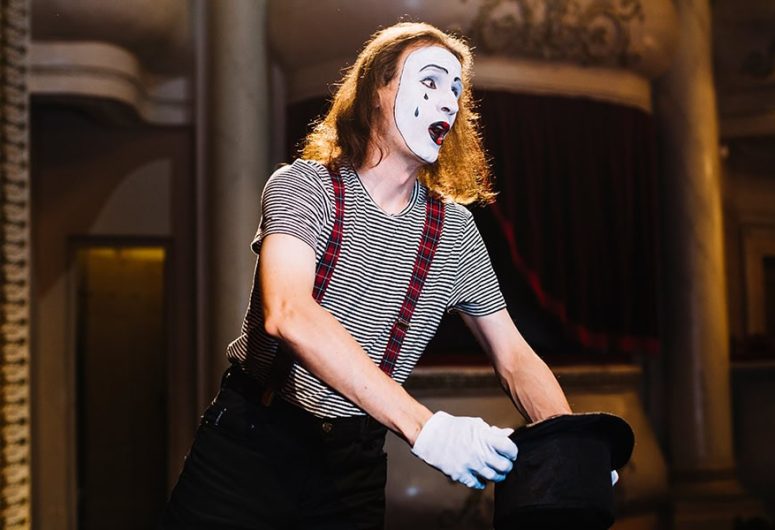 Method Acting vs. Natural Talent: How Actors Craft Their Performances